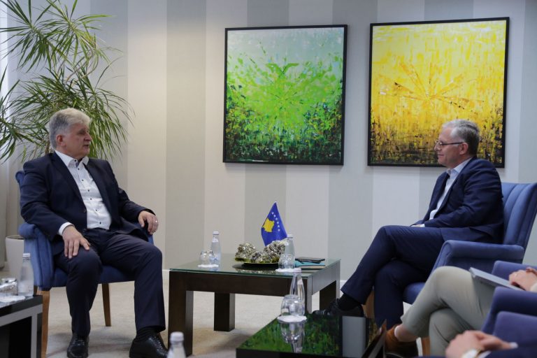 Bislimi me ndihmëssekretarin e OKB-së, “ia rikujton kërcënimin që Serbia paraqet për Kosovën”