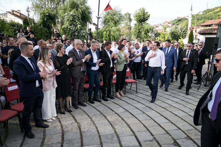 Kurti në një tubim për 146 vjetorin e Lidhjes së Prizrenit