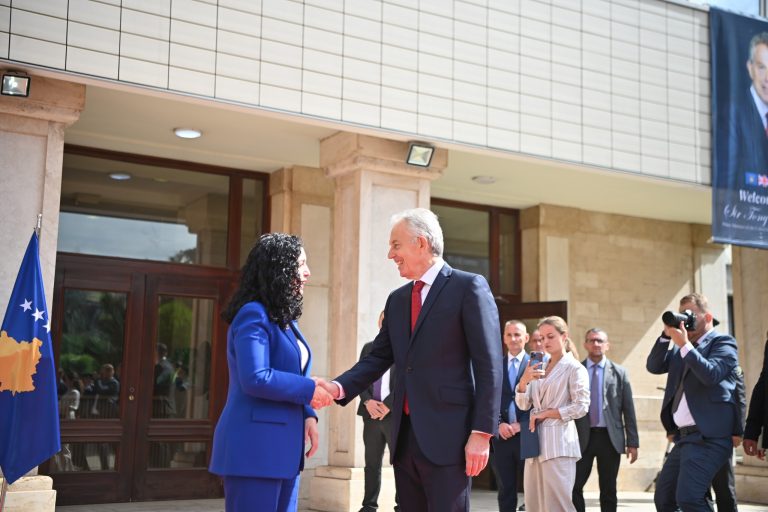 Osmani e quan Blairin “kampion të popullit të Kosovës”