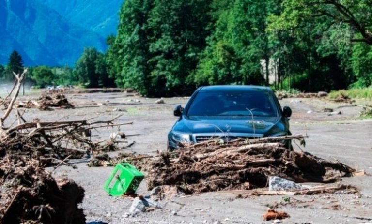 Përmbytje masive në juglindje të Zvicrës, 3 të zhdukur
