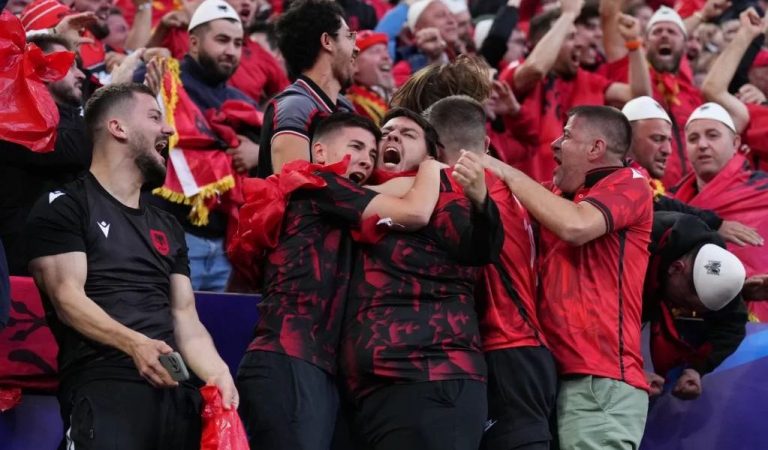 ‘Reuters’ shkrim për Kombëtaren: Nga goli më i shpejtë te tifozët fantastikë, Shqipëria solli surpriza në EURO 2024