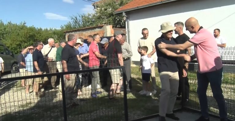 Një delegacion i veteranëve nga Mbretëria a Bashkuar vizituan shtëpinë muze të heroit, Skender Rexhepi