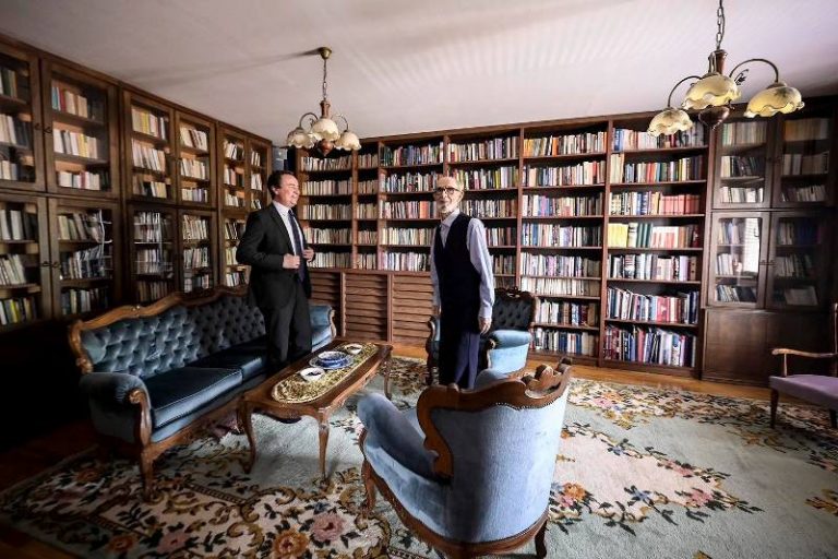 Kurti i shkon Qosjes në konak për t’ia uruar ditëlindjen: Puna e tij ka pasuruar trashëgiminë kulturore