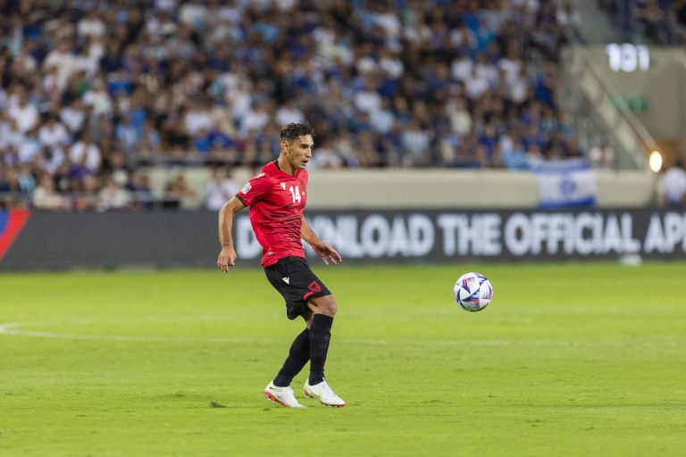 Qazim Laçi shënon golin e parë për Shqipërine në lojën kundër Kroacisë