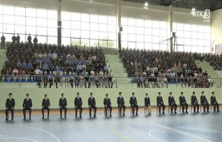 Diplomojnë 16 oficerë të FSK-së, Maqedonci: Shtylla profesionale ushtarake