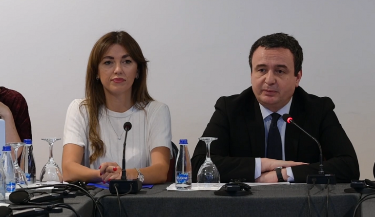 Kurti e Haxhiu pjesë e tryezës për parandalimin e martesave të hershme