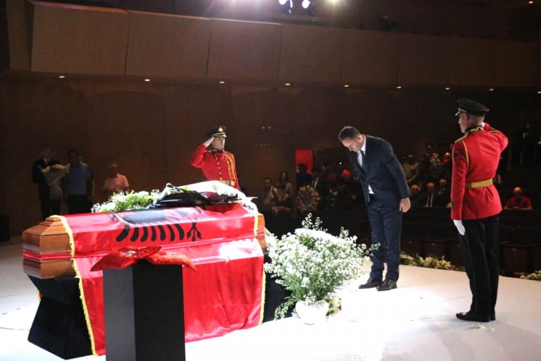 Konjufca për Kadarenë: Dhimbja është shumë e madhe, do jetë i paharruar mes nesh