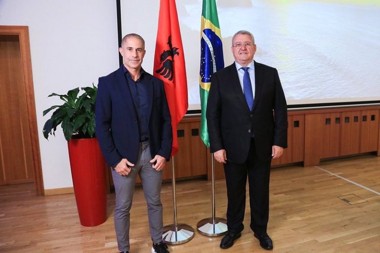 Armand Duka flet për të gjitha: Nga paraqitja në Euro 2024 te rinovimi i kontratës me Sylvinhon, suspendimi i Dakut – ‘marrëveshja’ me Kosovën për futbollistët dhe organizimi i Evropianit me Serbinë