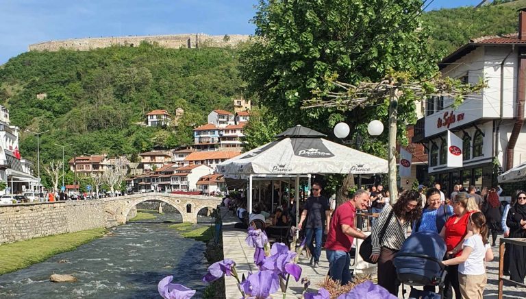 Rreth 1 milion e 587 mijë banorë rezidentë në Kosovë, mosha mesatare e popullsisë është 34 vjet