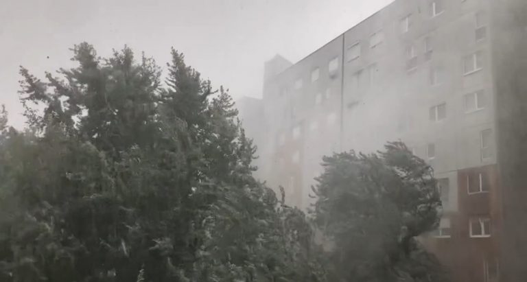 Sllovenia u godit nga një stuhi, më e keqja në Lubjanë