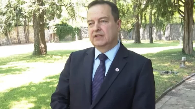 Vrasësi i policit në Serbi është vrarë, thotë Daçiq