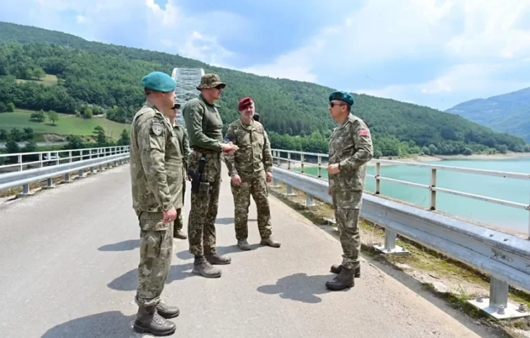 KFOR viziton Liqenin e Ujmanit, thonë se po i monitorojnë nga afër çdo zhvillim të sigurisë në Kosovë