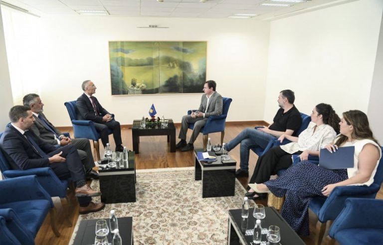 Kurti takoi përfaqësuesit e Komitetit Olimpik të Kosovës