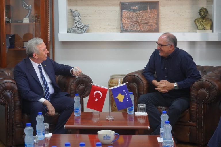Totaj priti kryetarin e Ankarasë, Mansur Yavaş, diskutuan për krijimin e mundësive të bashkëpunimit