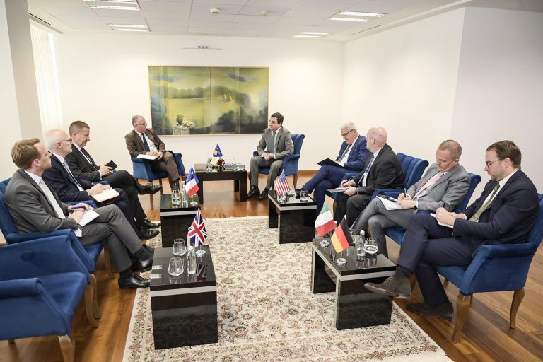 Kurti insiston në hapjen e Urës së Ibrit: Ura është simbol i lëvizjes së lirë dhe integrimit