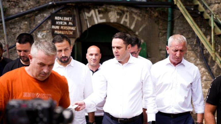 Abdixhiku kritikon pushtetin: U kërkojnë llogari minatorëve