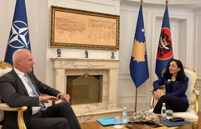 Zyrtari i NATO-s: Vendimet për Urën e Ibrit të merren përmes dialogut