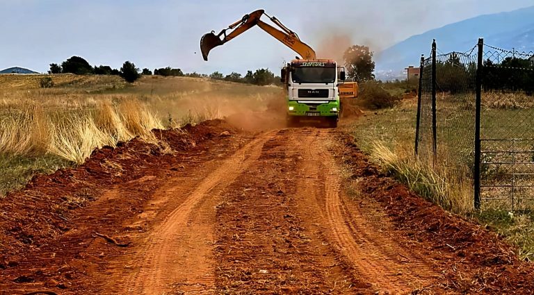 Vazhdon hapja e rrugëve fushore në rajonin e Zhurit