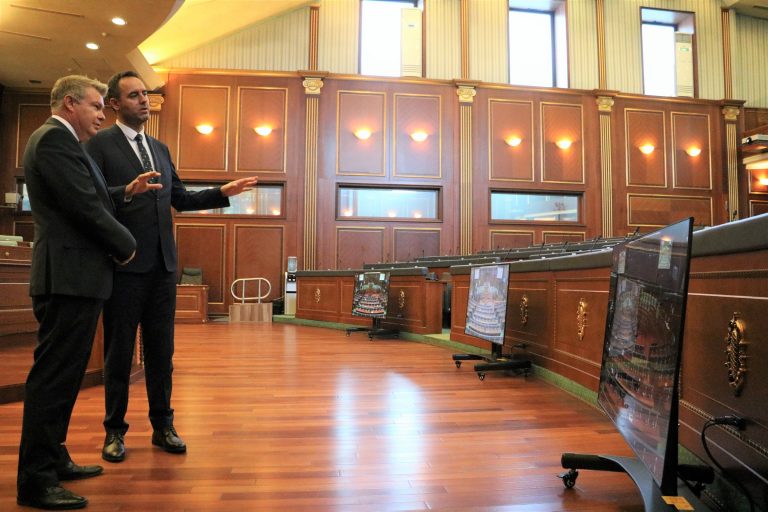 Kuvendi i Kosovës modernizohet me pajisje digjitale falë donacionit të Luksemburgut