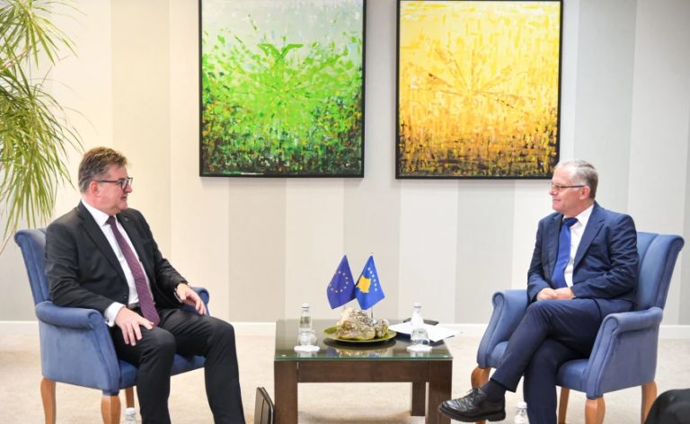 Bislimi në takim me Lajçakun: Ura duhet të hapet pa vonesa dhe pa pengesa të mëtejme