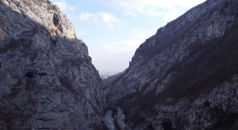 Perlat e fshehura të komunave të Pejës dhe Prizrenit