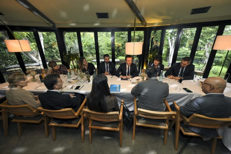 Kurti dhe përfaqësuesit e agjencive të OKB-së flasin për projektet e qeverisë