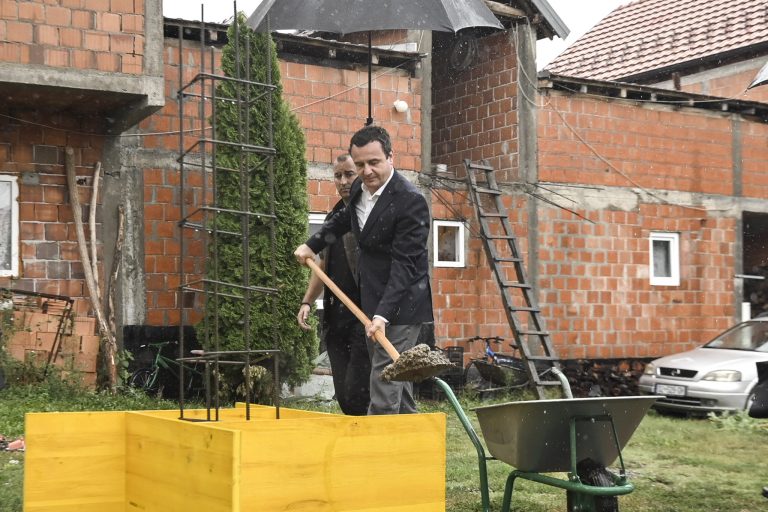 Vendoset gurthemeli i objektit të ri të ARC-së dhe nënstacionit të Policisë së Kosovës në Leshak