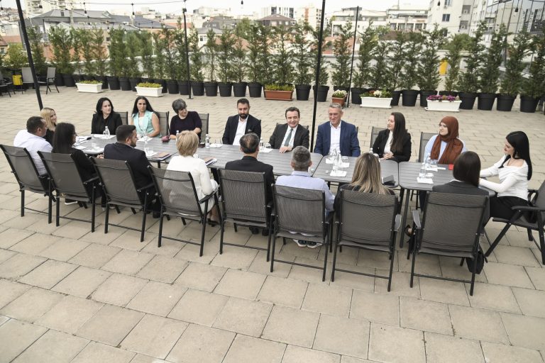 Kryeministri Kurti takoi kryetarin e komunës së Leposaviqit, Lulzim Hetemi