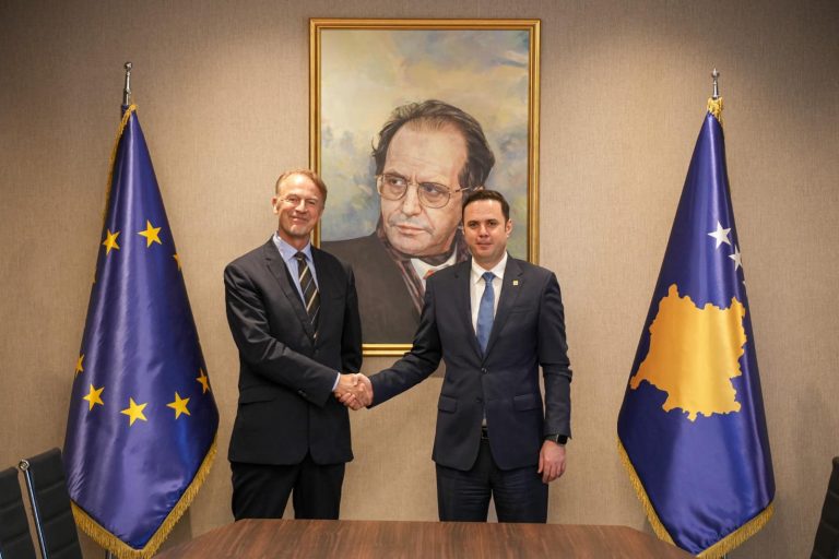 Abdixhiku takon shefin e ri të BE-së në Kosovë, flasin për zhvillimet politike dhe zgjedhjet e 9 shkurtit