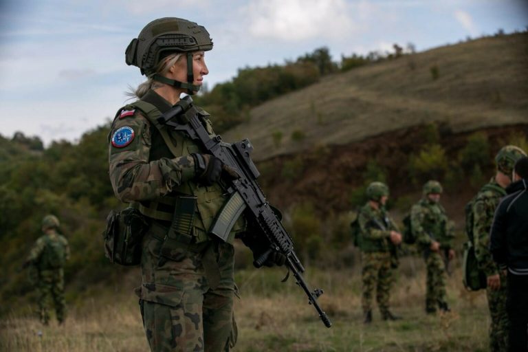 KFOR kryen patrullim të sinkronizuar me forcat serbe në vijën kufitare Kosovë-Serbi