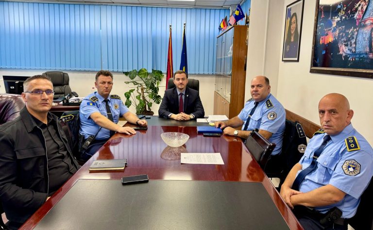 U.d i kryeprokurorit të Prizrenit, Petrit Kryeziu, priti në takim pune drejtorin e Policisë Rajonale, Faton Alija