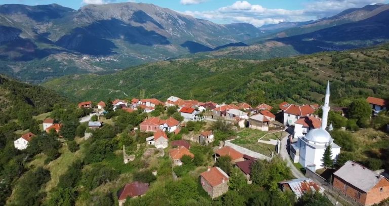 Totaj ndan pamje të fshatit Struzhë: Fshat i bukur me natyrë magjepsëse