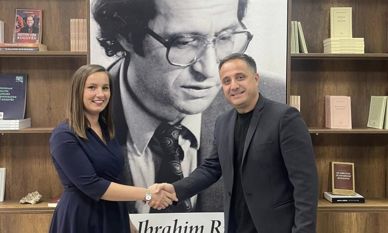 Kuvendarja Agnesa Sinanaj nga AAK, i bashkohet LDK-së në Prizren