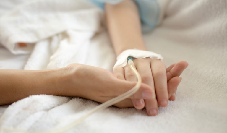 Familja e Etna Kolgeci, apel për ndihmë vogëlushes së sëmurë 7 vjeçare