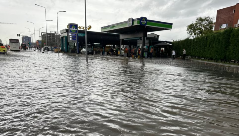 Rreth 30 familje detyrohen të evakuohen si pasojë e përmbytjeve në Shqipëri