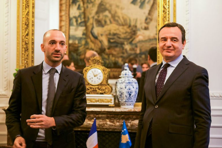 Kurti u takua me ministrin për Evropë të Francës, Benjamin Haddad, diskutuan për thellimin e bashkëpunimit mes dy vendeve