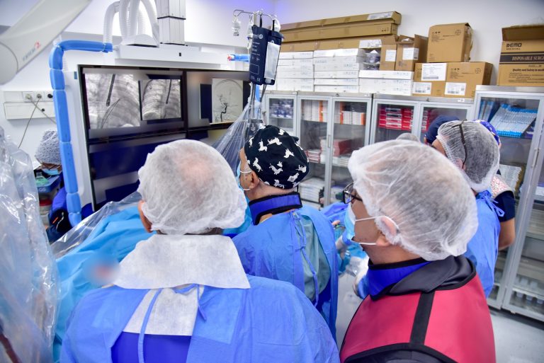 Për herë të parë në Kosovë, QKUK trajton me sukses 7 pacientë me probleme në zemër