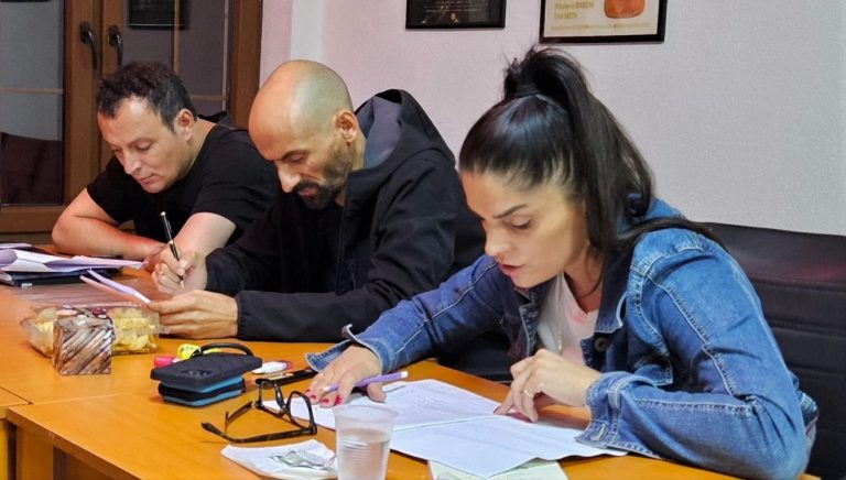 Teatri i Qytetit “Bekim Fehmiu” nis projektin e ri eksperimental “Pa Titull”