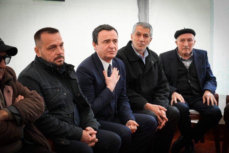 Kryeministri Kurti vizitoi për ngushëllime familjen Musliu