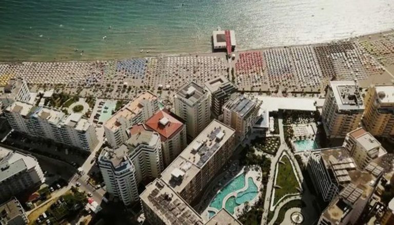 ‘Le Monde’- Shqipëria në metamorfozë falë rritjes së ndjeshme të turizmit