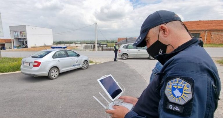 Policia pranon katër dronë nga ambasada britanike, do të përdoren edhe në pikat kufitare