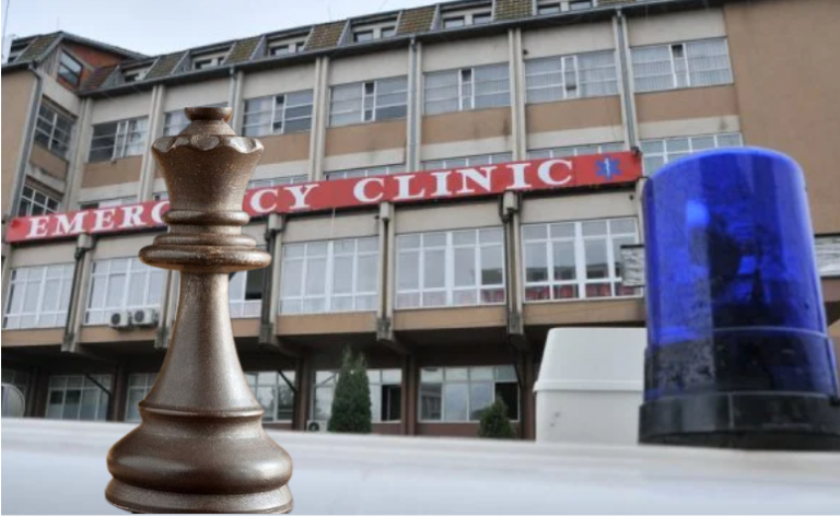 11-vjeçarit i hiqet një figurë e shahut nga rrugët e frymëmarrjes në QKUK