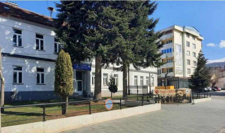 Komuna e Dragashit hap konkurs për ndarjen e bursave për studentët