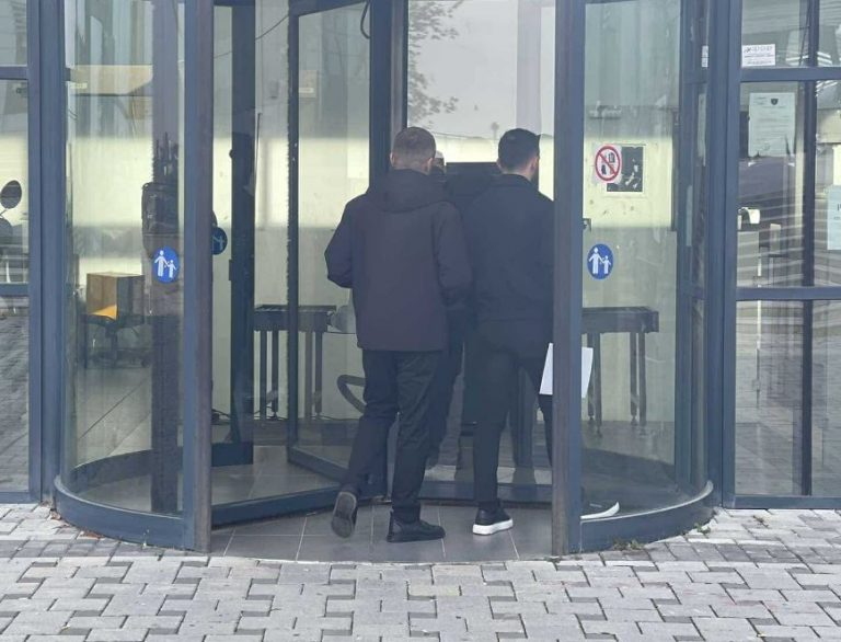 Forumi i LDK-së dorëzon kallëzim penal në Prokurori, ndaj Pecit e Pacollit