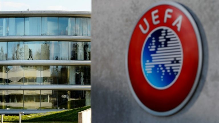 UEFA ka ndaluar organizimin e shtatë ndeshjeve mes kombëtarëve evropiane, përmenden Kosova dhe Shqipëria