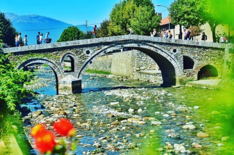 Vlerat e urave të Prizrenit shpalosen me publikime të ndryshme