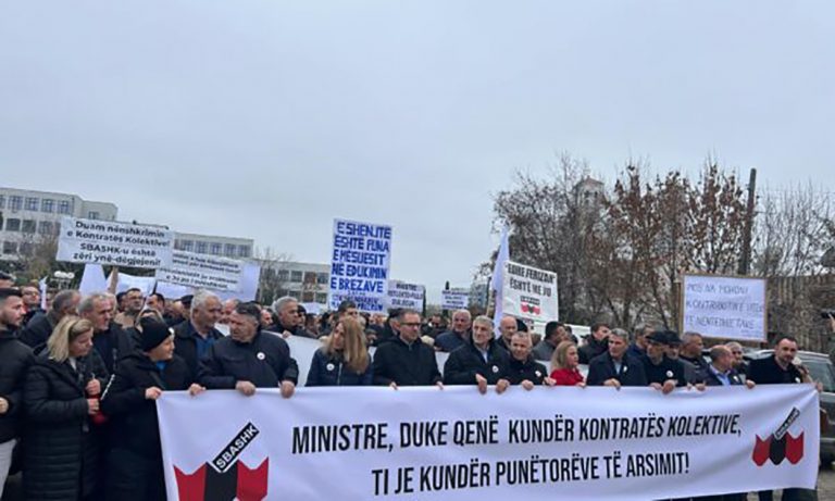 Nis protesta e SBASHK’ut, kërkojnë rritje pagash dhe nënshkrimin e kontratës kolektive