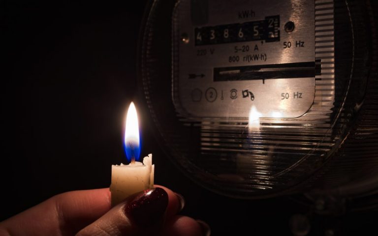 Më shumë terr se dritë/ Kryetarët e Komunave kërkojnë furnizim pa ndërprerë me rrymë, qytetarët po paralajmërojnë protesta