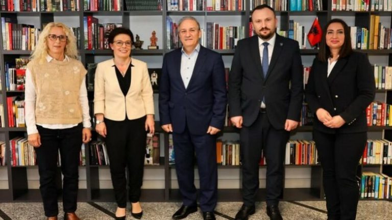 Ministrja Gërvalla: Mësimi i gjuhës shqipe nga diaspora, është detyrim kombëtar