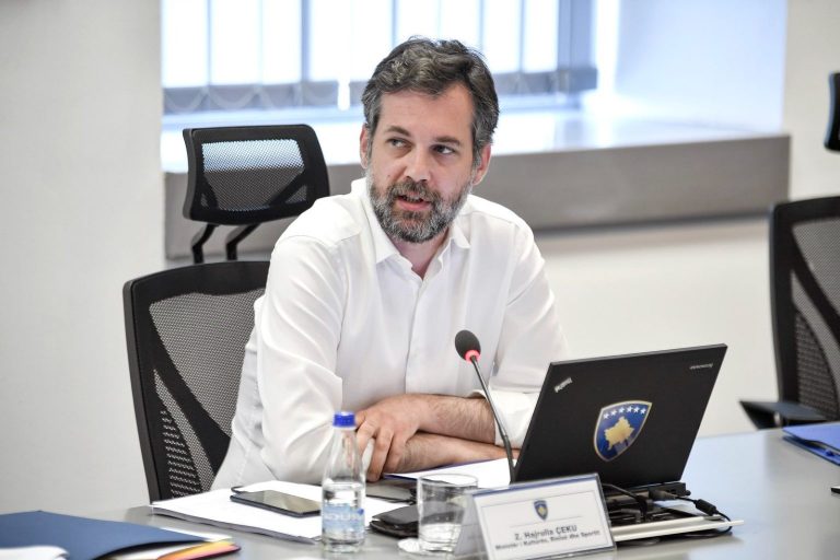 Çeku: Gjatë luftës, Serbia shkatërroi afër 1 mijë e 800 monumente të trashëgimisë kulturore të Kosovës